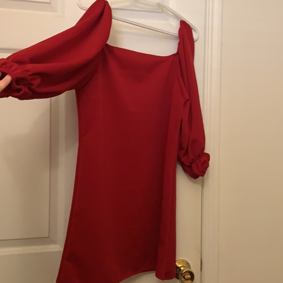 Red dress - Picture 3 of 3